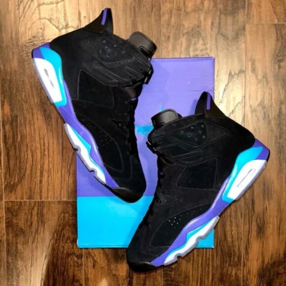 NEW JORDAN men's 6 retro sneaker in aqua